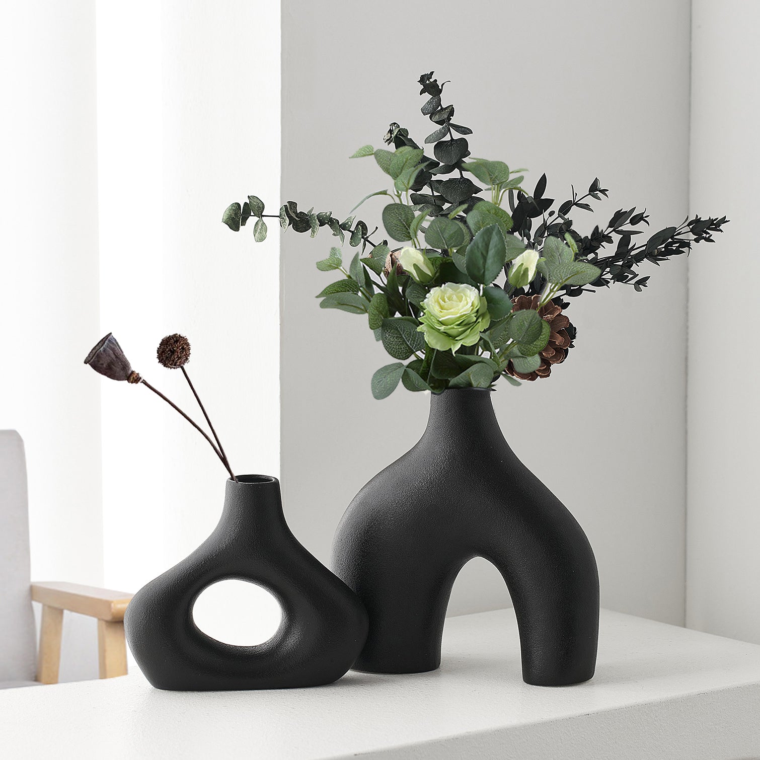 Vase noir scandinave