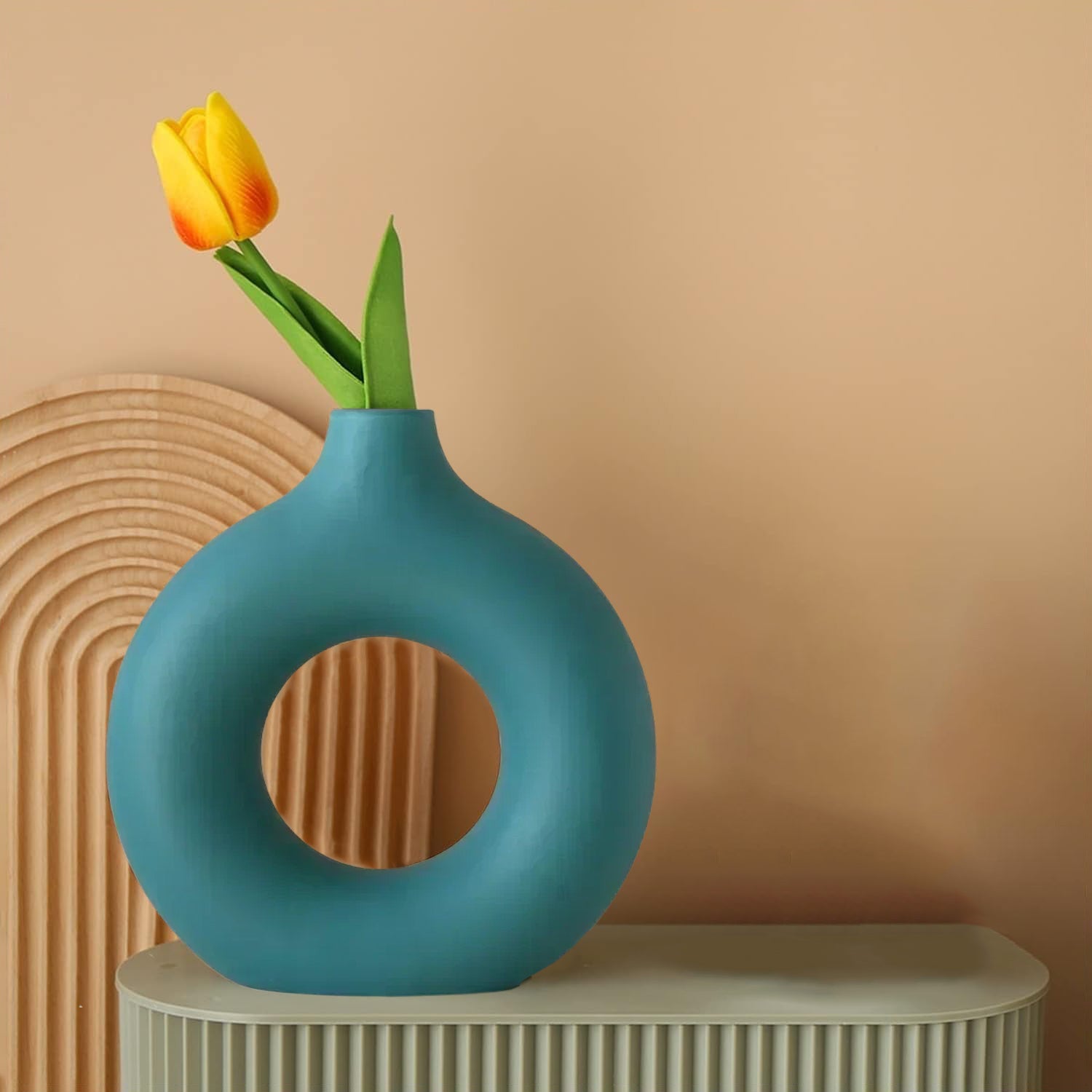 Vase bleu design arrondi