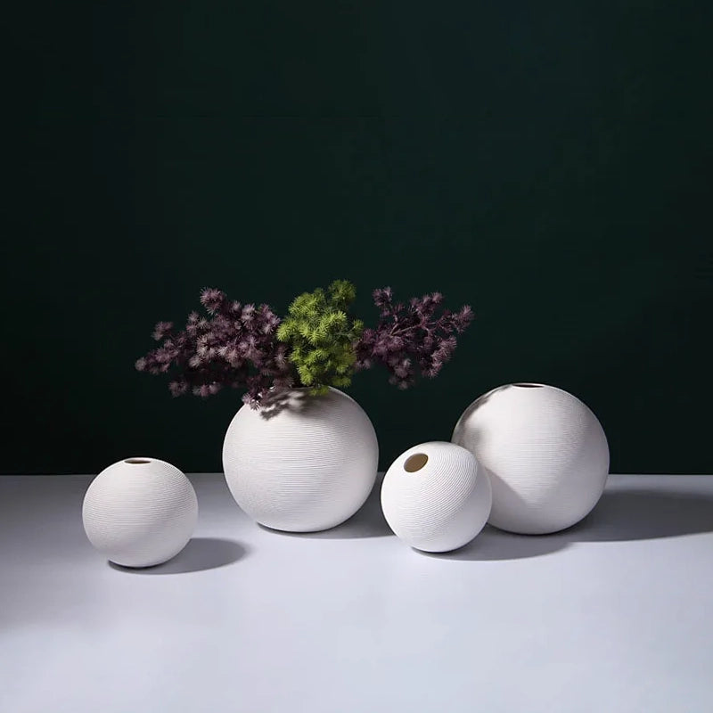 Vase rond blanc minimaliste
