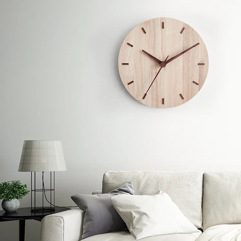 Horloge murale bois clair design