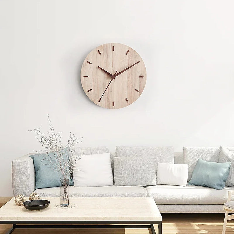 Horloge murale bois clair moderne
