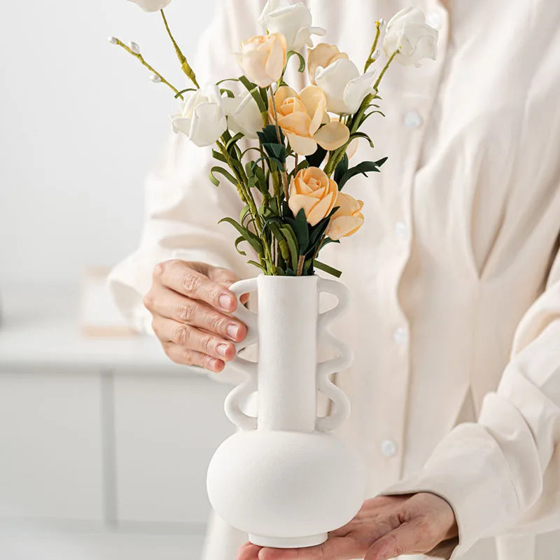 Vase moderne avec anses moderne 