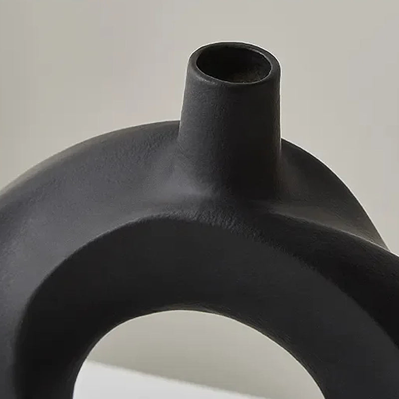 Vase noir moderne