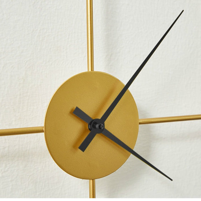 Horloge murale or