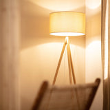 Lampadaire scandinave bois 
